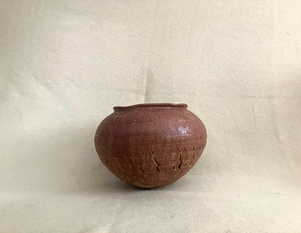 Short Round Vase (red)