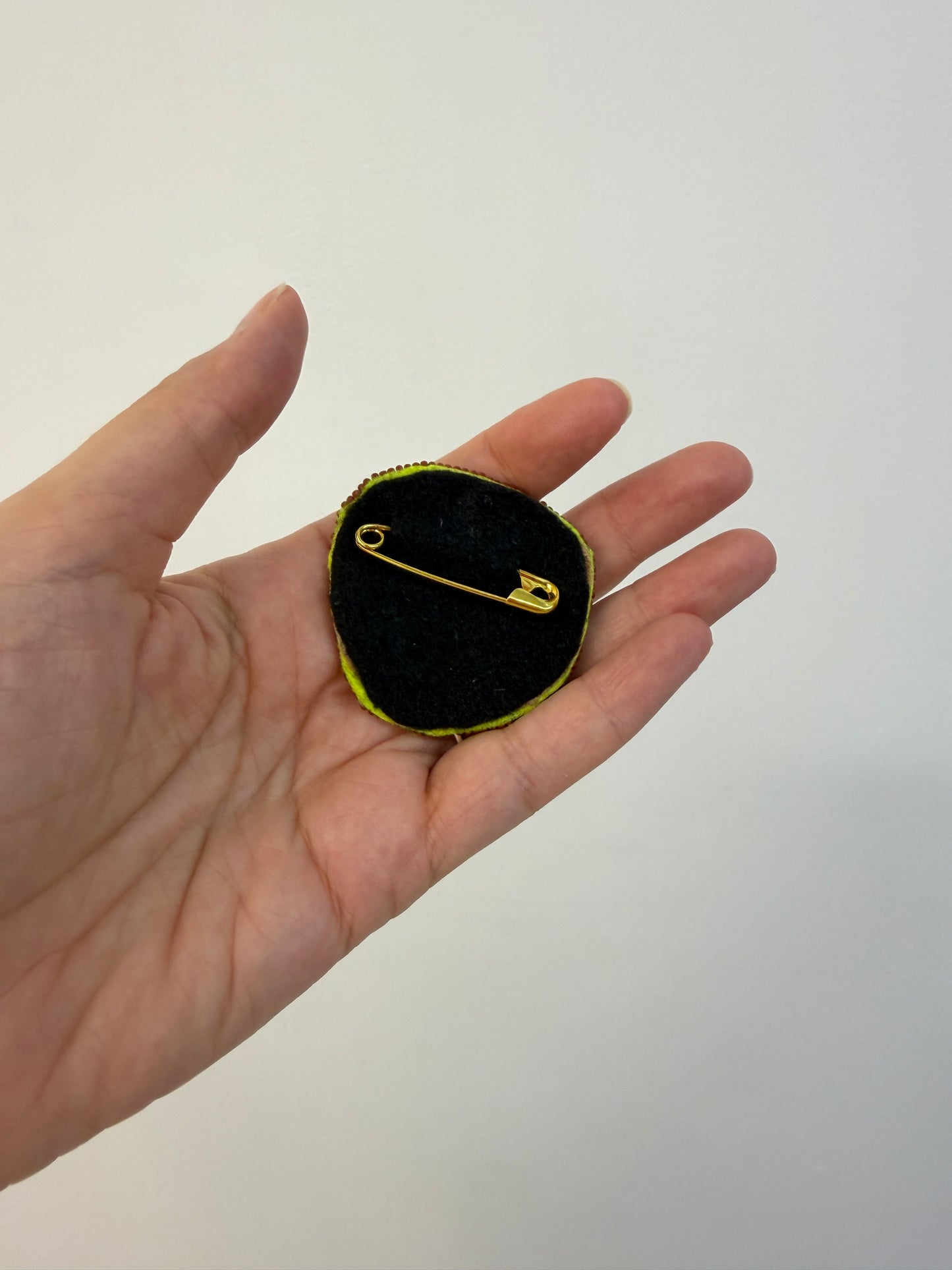 Eye Brooch (lashes)