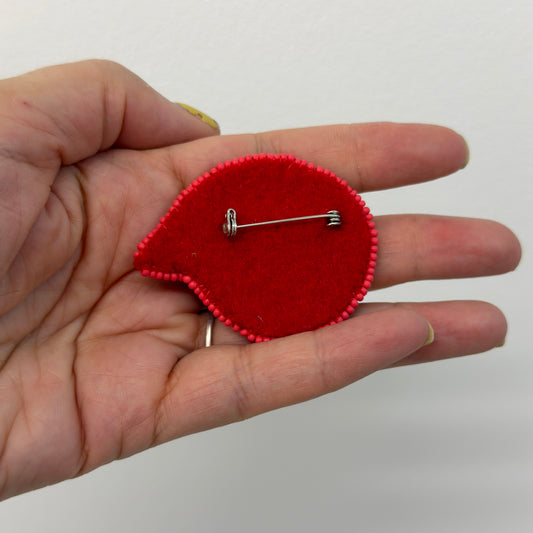 Chatty Brooch - Oi