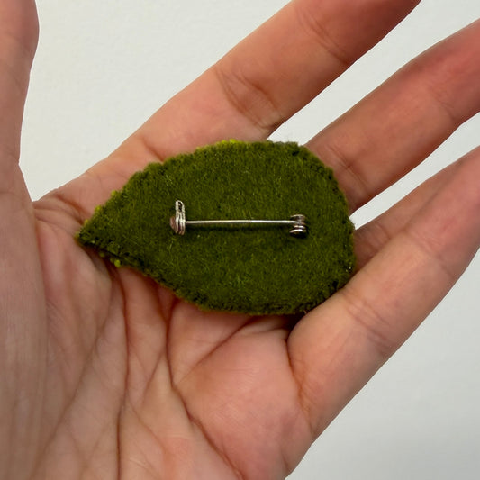 Chatty Brooch - Yo