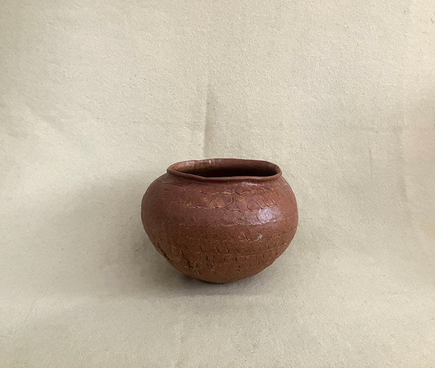Short Round Vase (red)