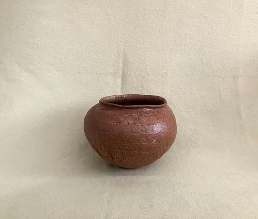 Short Round Vase (red)