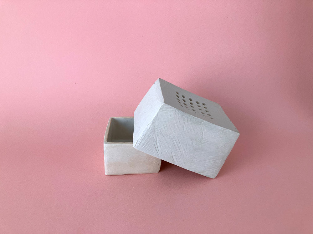 Flower Frog Vase (Tofu)