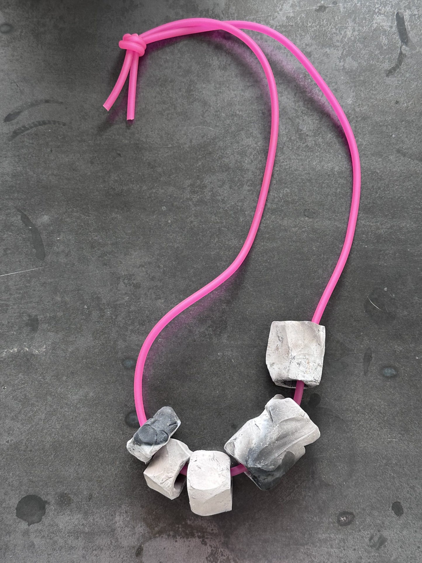 kallis neckpiece