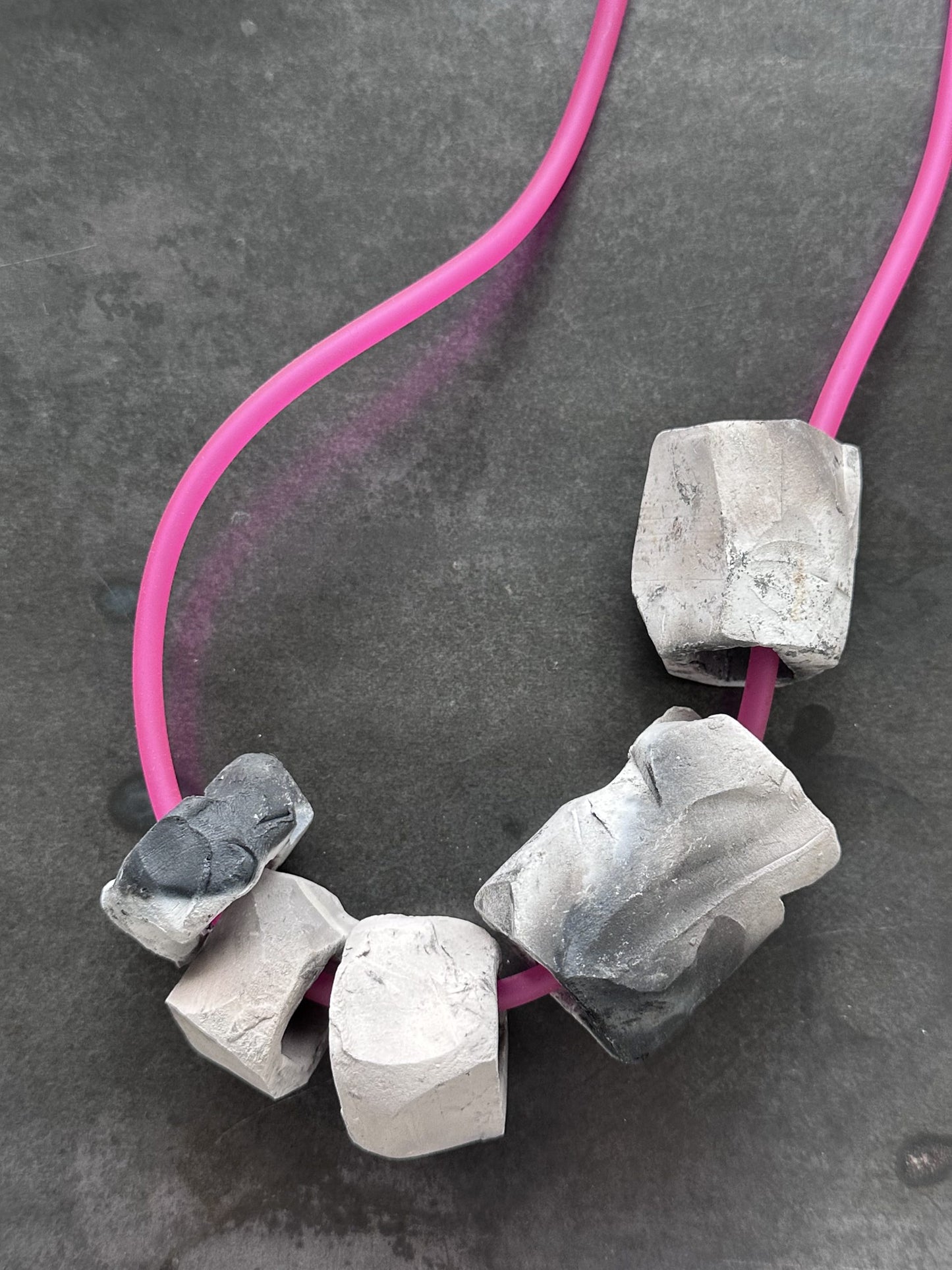kallis neckpiece