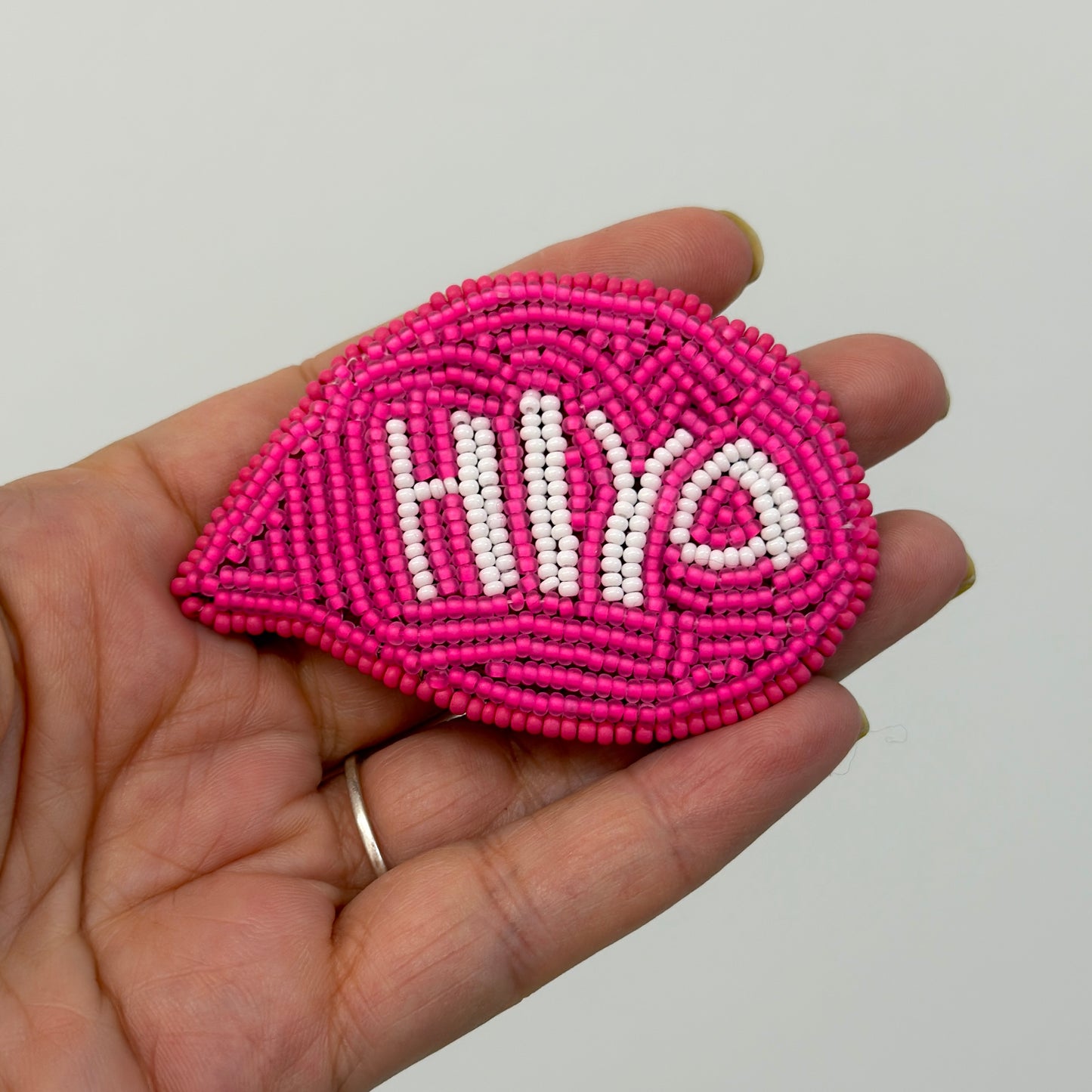 Chatty Brooch - Hiya