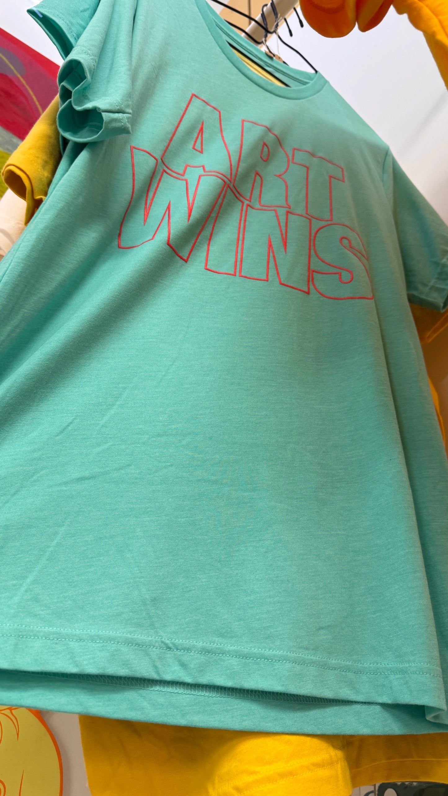 Art Wins - t-shirt