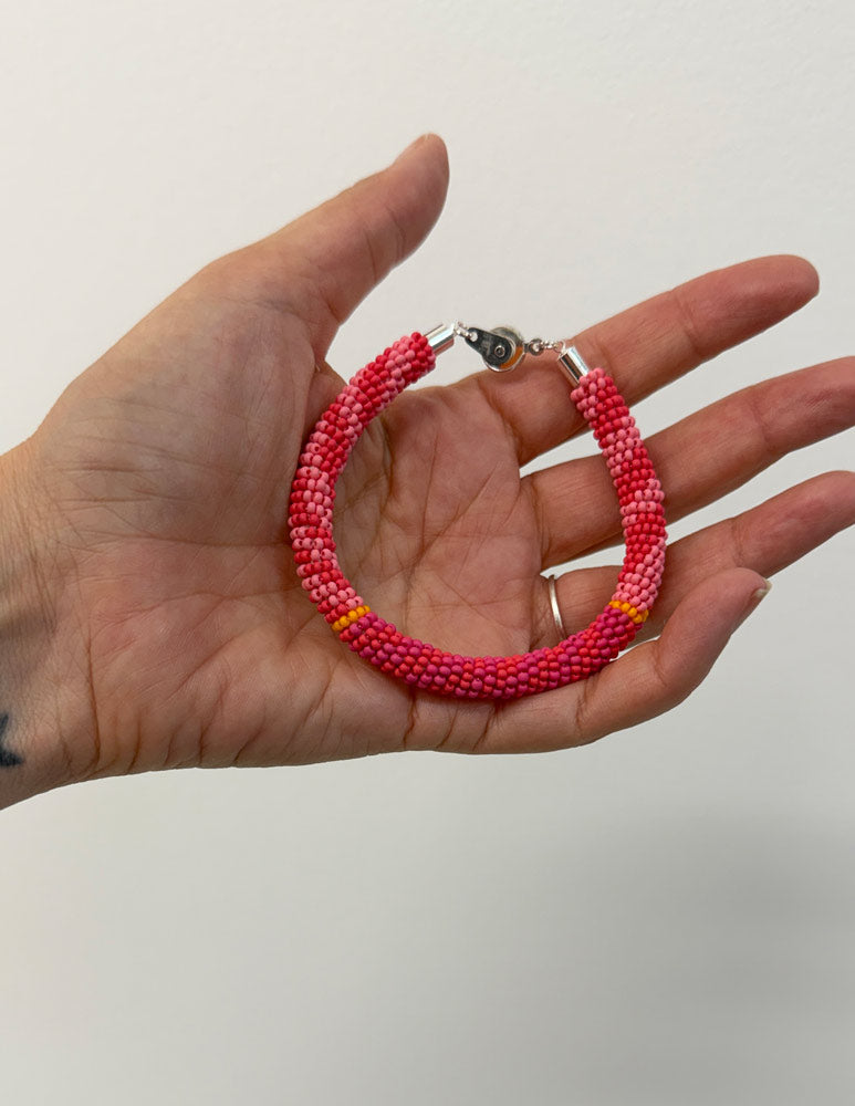 Bead rope bracelet - pink