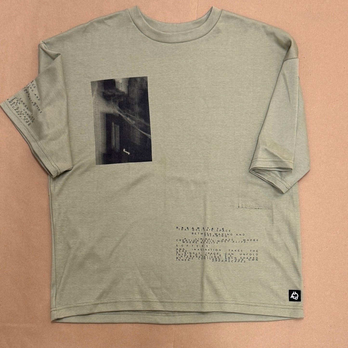 Uni Design / Laura Clark Collab tee - moss